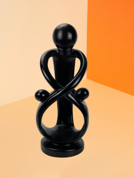 Schwarze Specksteinfigur "Mutter oder Vater mit 2 Kindern"